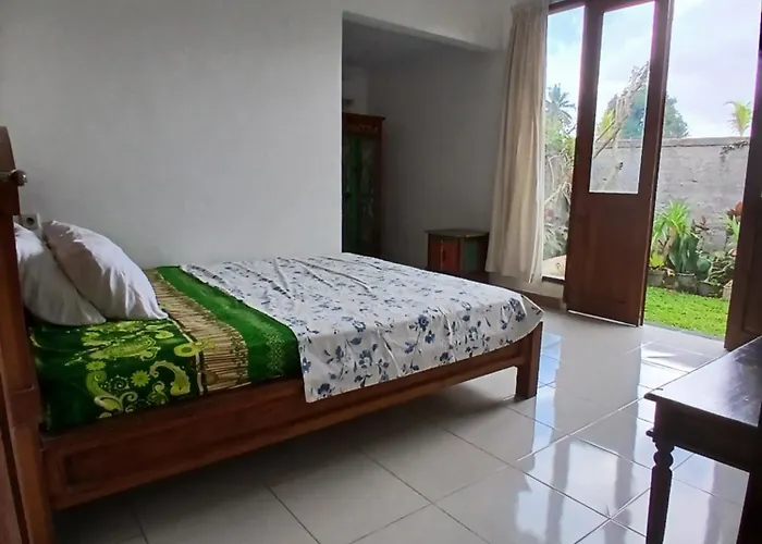 Ona House *